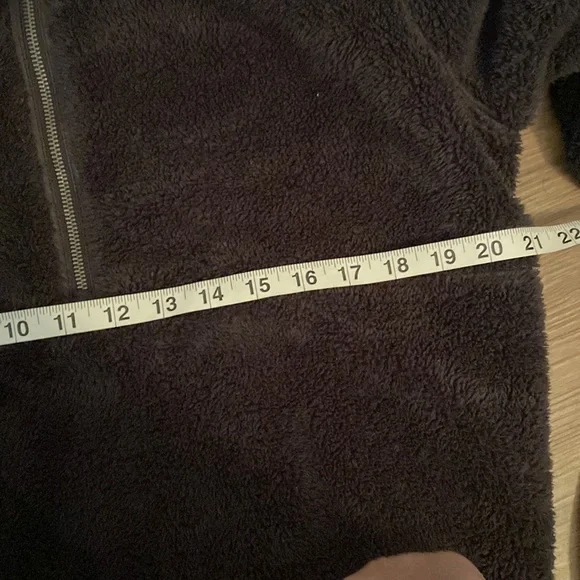 🥭 (4 for $15) CORE Fuzzy pullover quarter zip - Picture 2 of 4